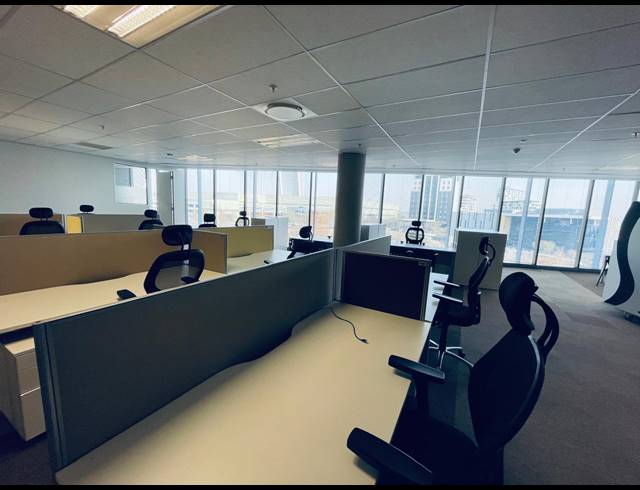 2,940M² OFFICE TO LET IN WATERFALL